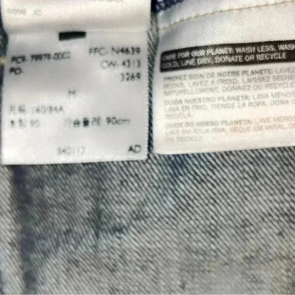 Levi’s classic cropped stylish snap button long sleeve denim trucker  jacket M - Picture 7 of 7